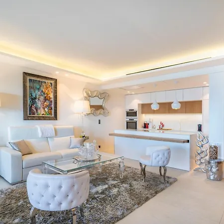 Apartment Somptuous 3 Bedroom With Sea-view On The Croisette *