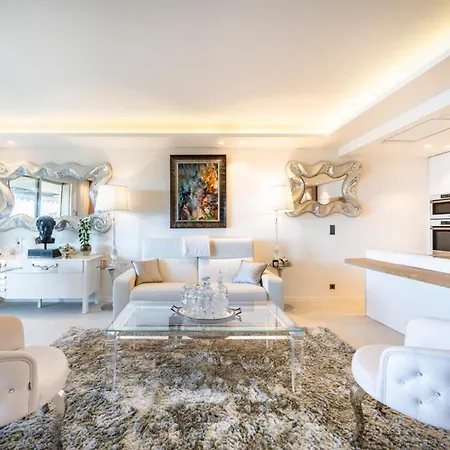 Apartment Somptuous 3 Bedroom With Sea-view On The Croisette Cannes